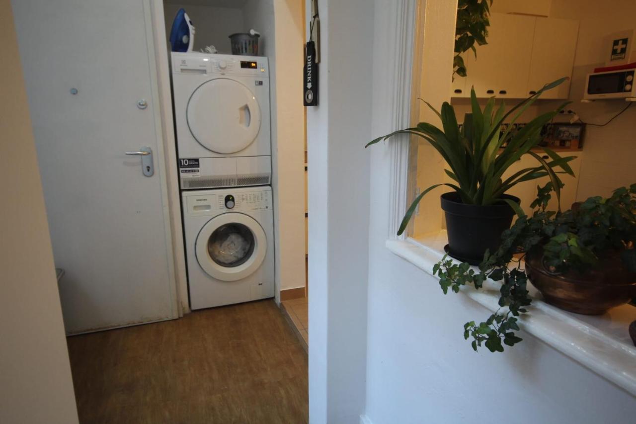Antique M1 R1 - Amazing Double With Shared Bathroom In Marques Pombal Gasthuis
